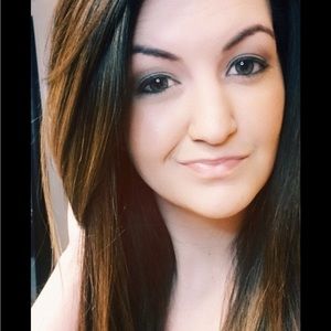 Meet your Posher, Hailey